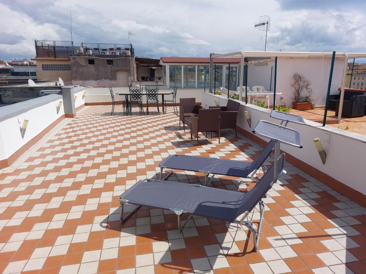 Raggio Di Sole Apartment เนเปิลส์ ภายนอก รูปภาพ
