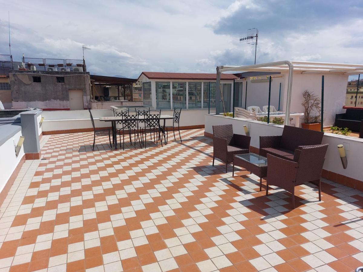Raggio Di Sole Apartment เนเปิลส์ ภายนอก รูปภาพ